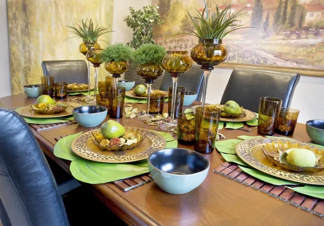 Placemats vs. Tablecloths: Which One Is Right for Your Dining Table?